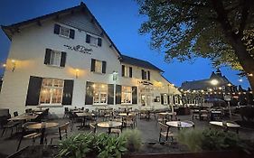 In De Witte Dame Hotel Bar Kitchen Apartments